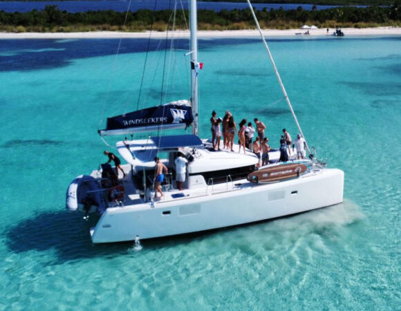 LUXURY PRIVATE CATAMARAN (39FT, 15 MAX)